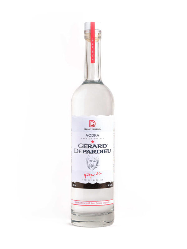 bouteille de Vodka Gerard Depardieu, disponible à la vente en ligne à l’unité sur le site https://vodkadepardieu.fr